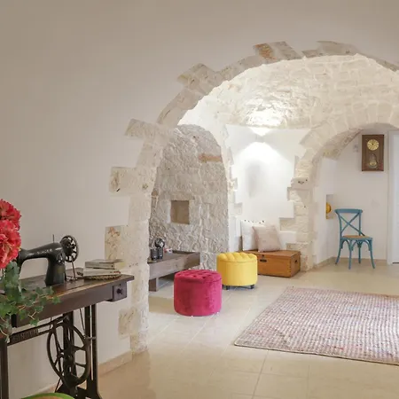 Td Trulli Saveni Trulli With Pool Near The Centre *