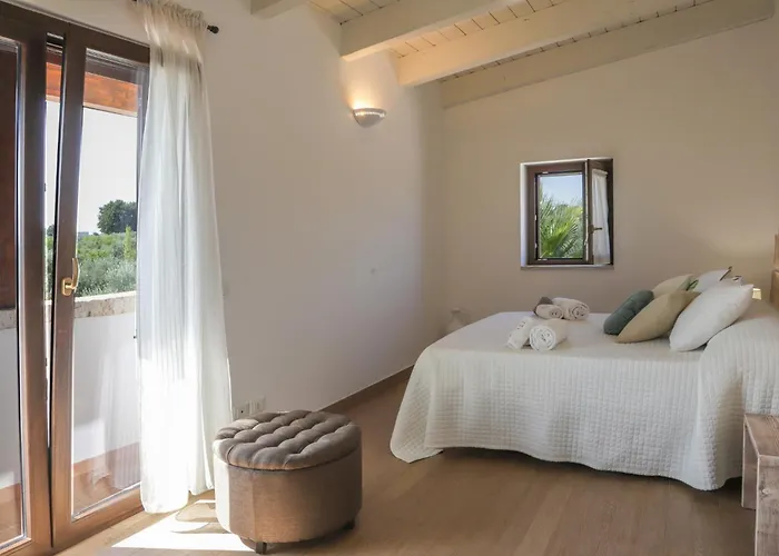Tatil Evi Td Trulli Saveni Trulli With Pool Near The Centre Castellana Grotte