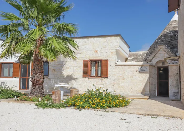 Td Trulli Saveni Trulli With Pool Near The Centre Дом отдыха Кастеллана-Гротте